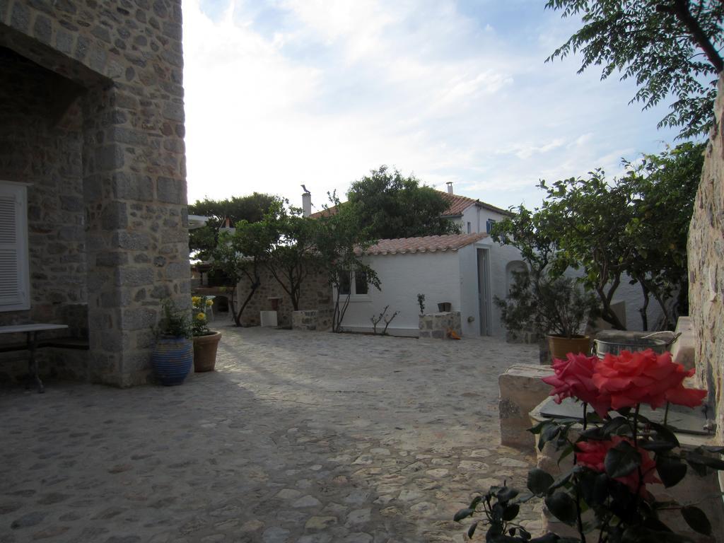 Kiki'S Houses Vlichos İdra Dış mekan fotoğraf